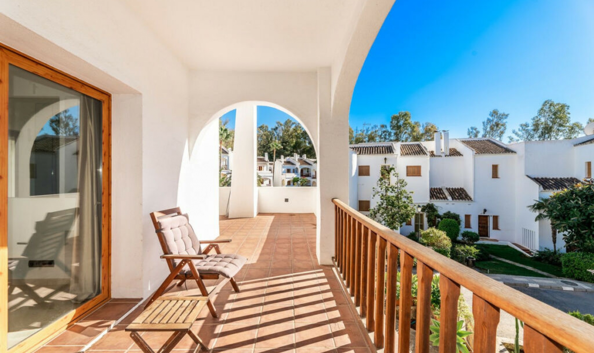 Resale - House -
Nueva Andalucía