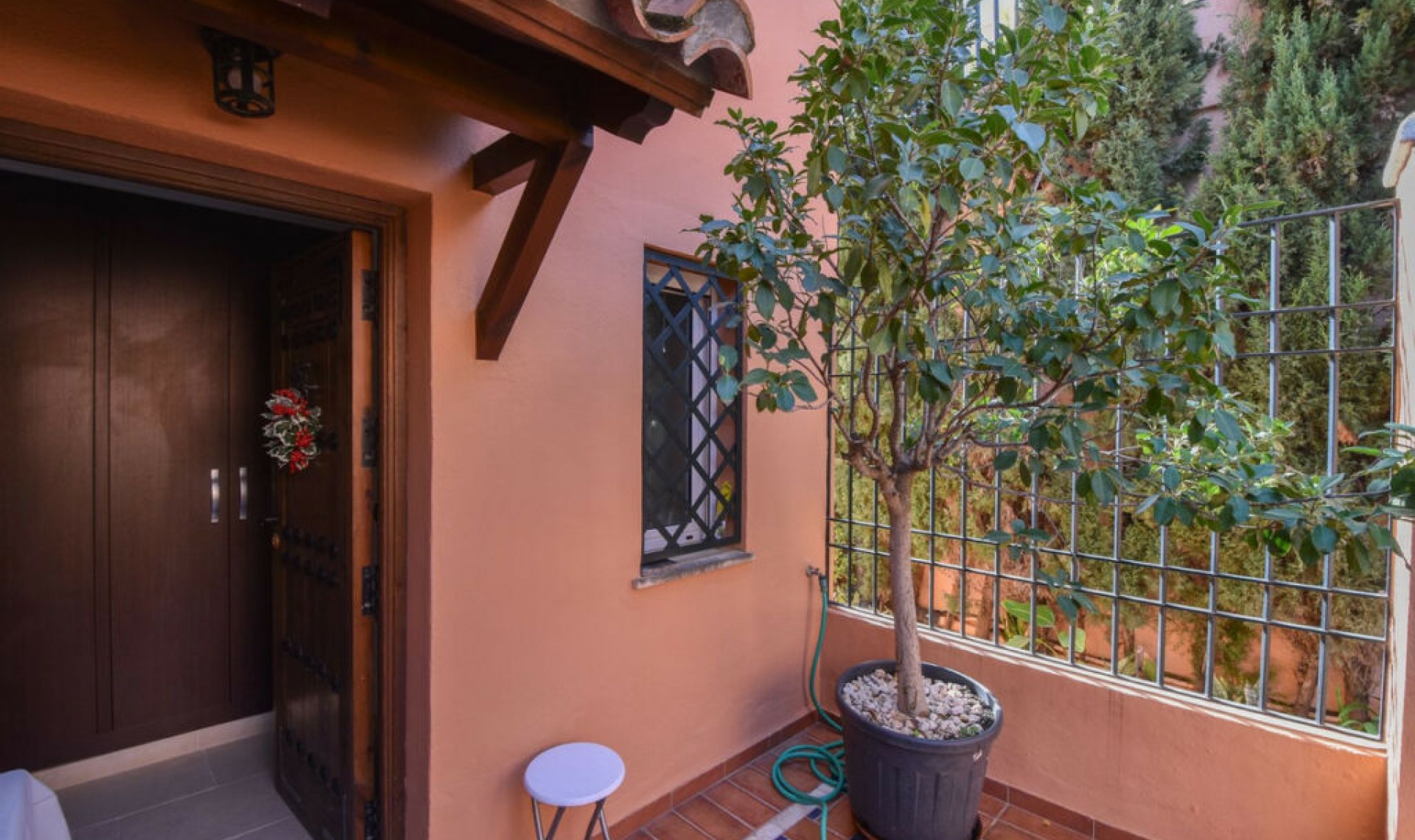 Resale - House -
Nueva Andalucía