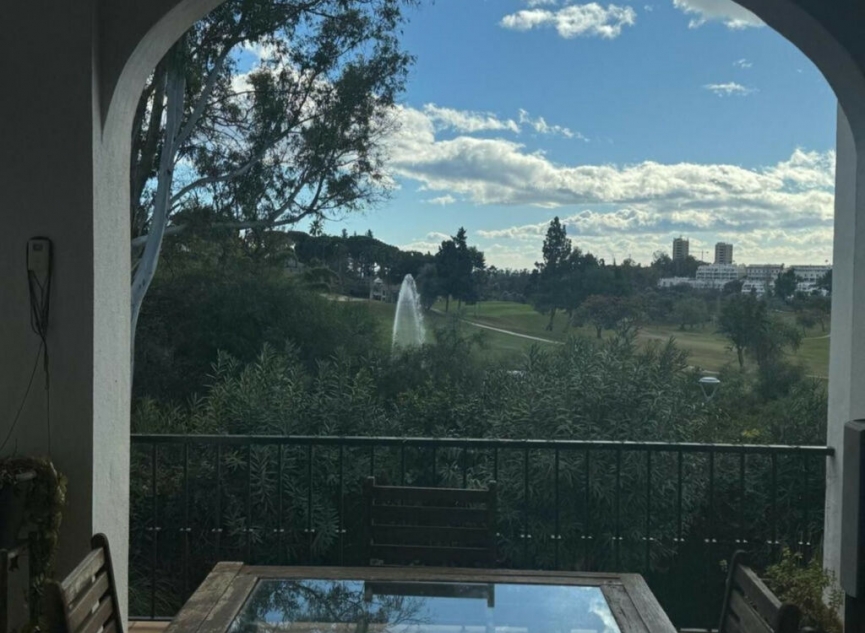 Resale - House -
Nueva Andalucía