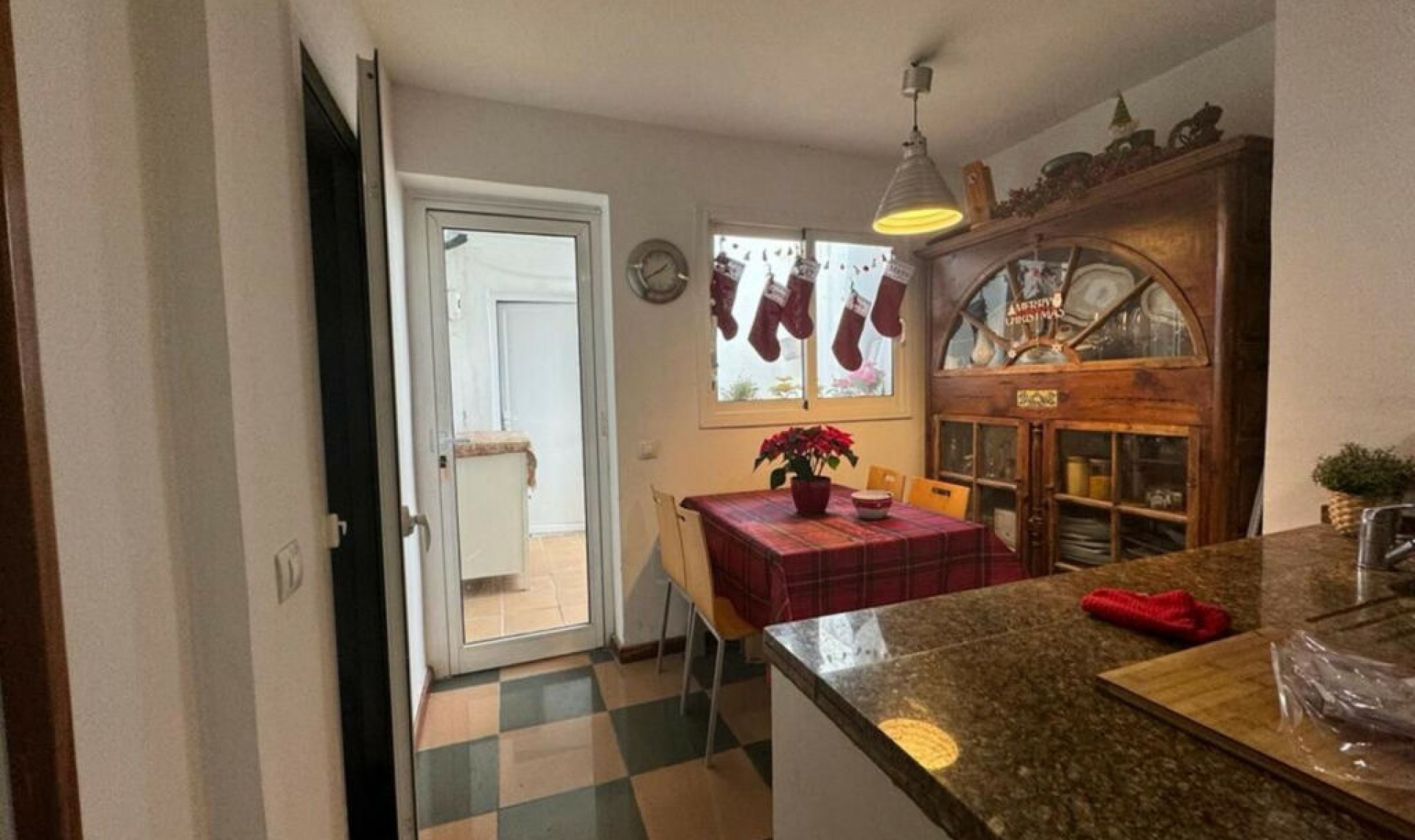 Resale - House -
Nueva Andalucía