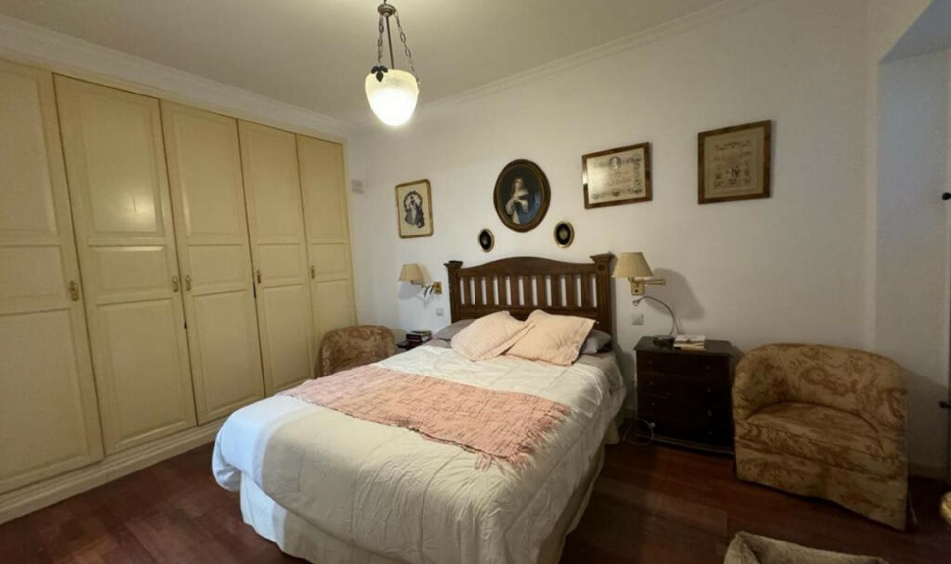 Resale - House -
Nueva Andalucía