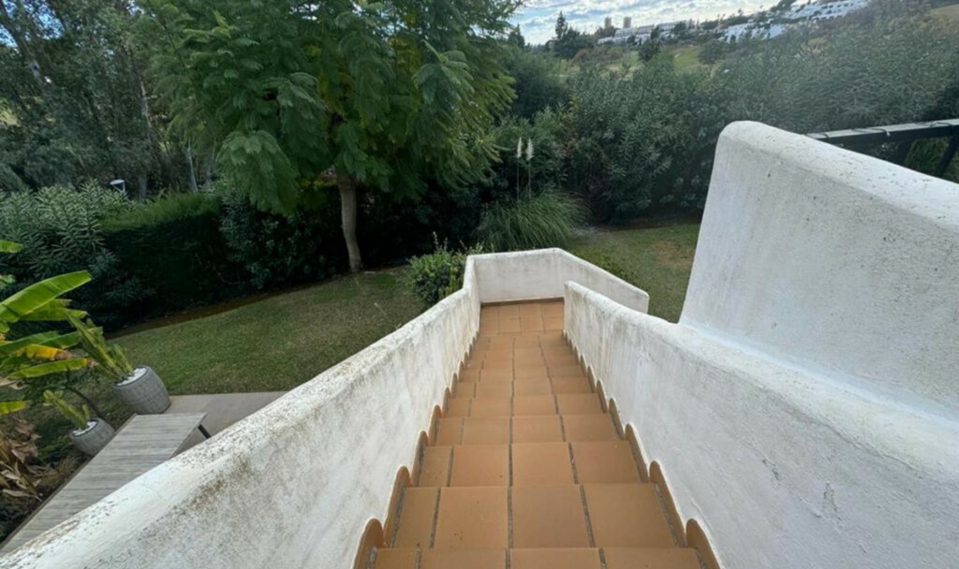 Resale - House -
Nueva Andalucía