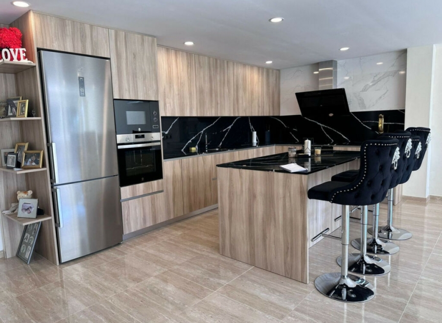 Resale - House -
Nueva Andalucía