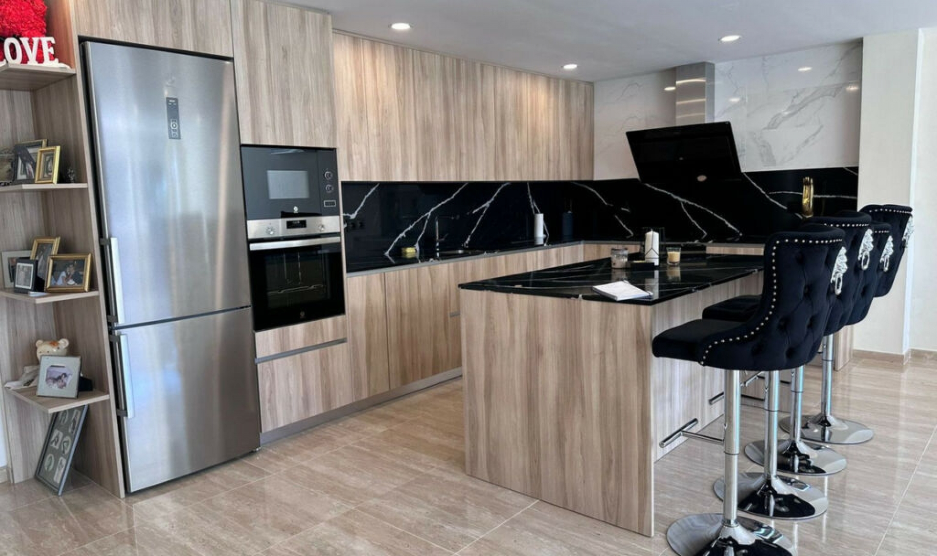 Resale - House -
Nueva Andalucía