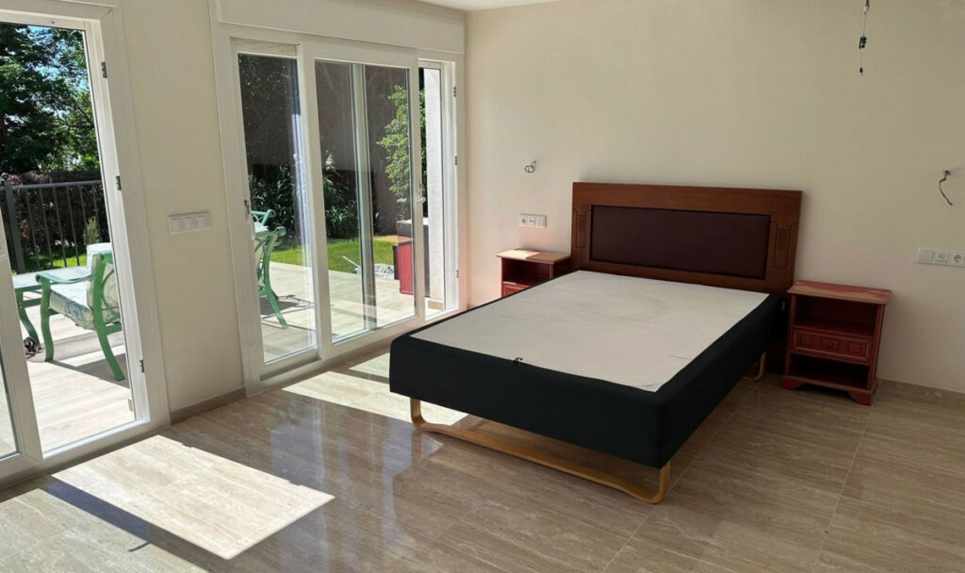 Resale - House -
Nueva Andalucía