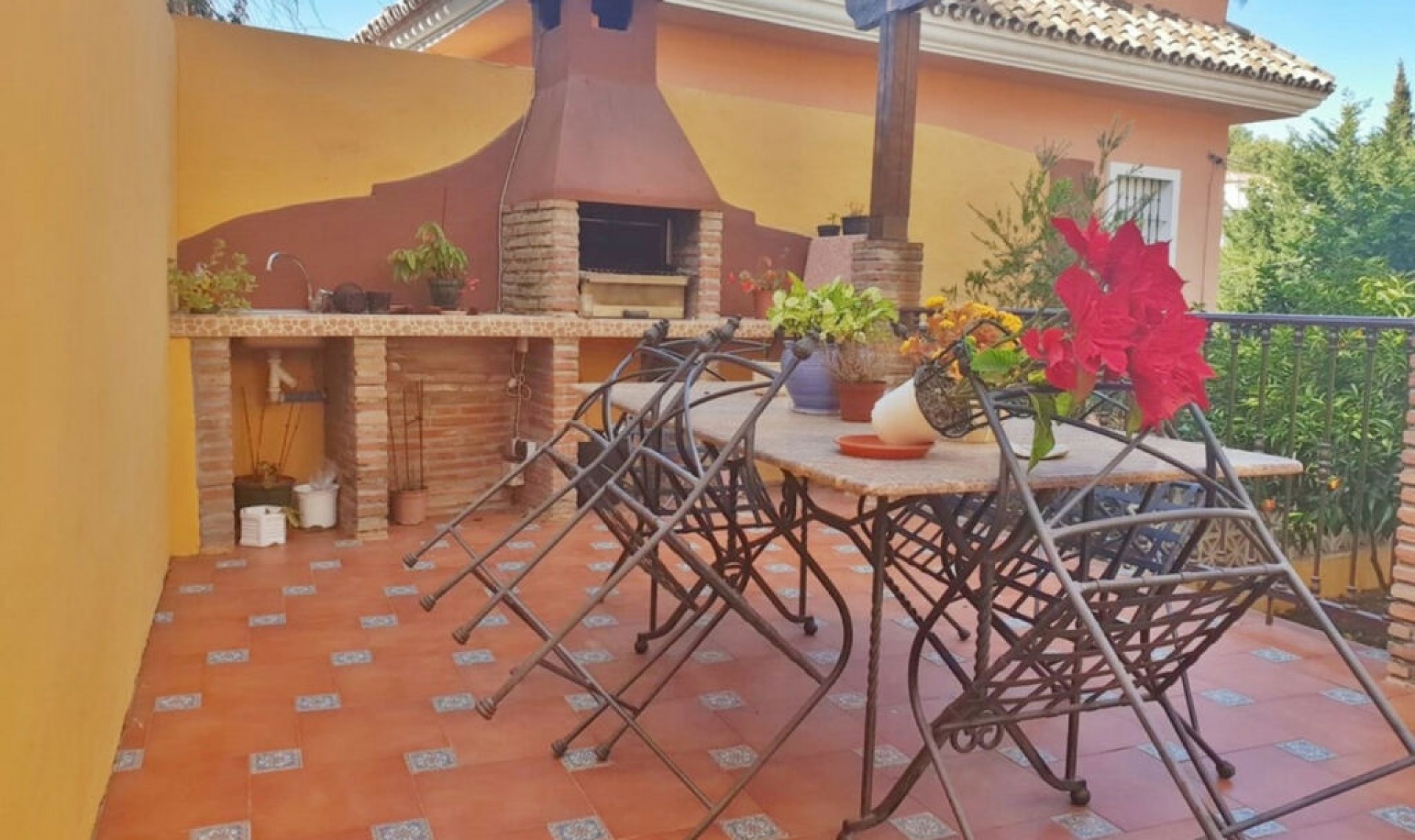 Resale - House -
Nueva Andalucía