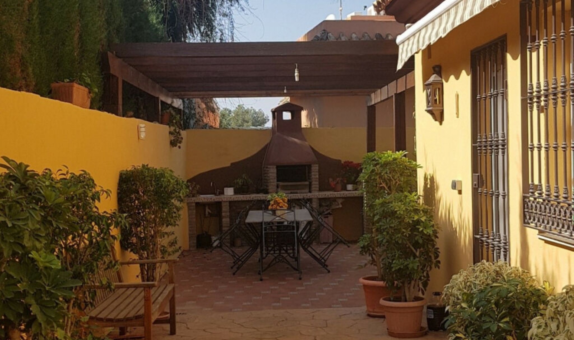 Resale - House -
Nueva Andalucía