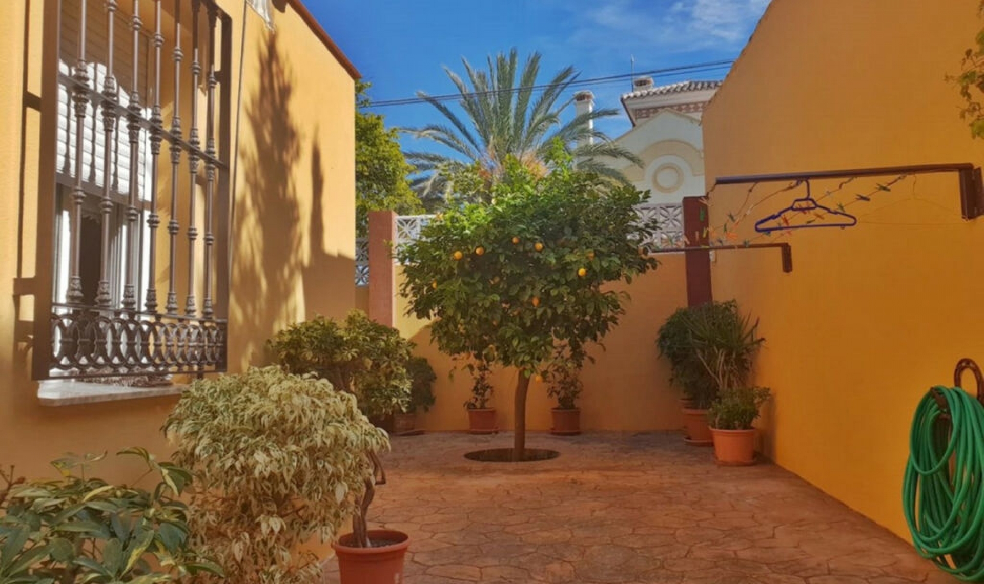 Resale - House -
Nueva Andalucía