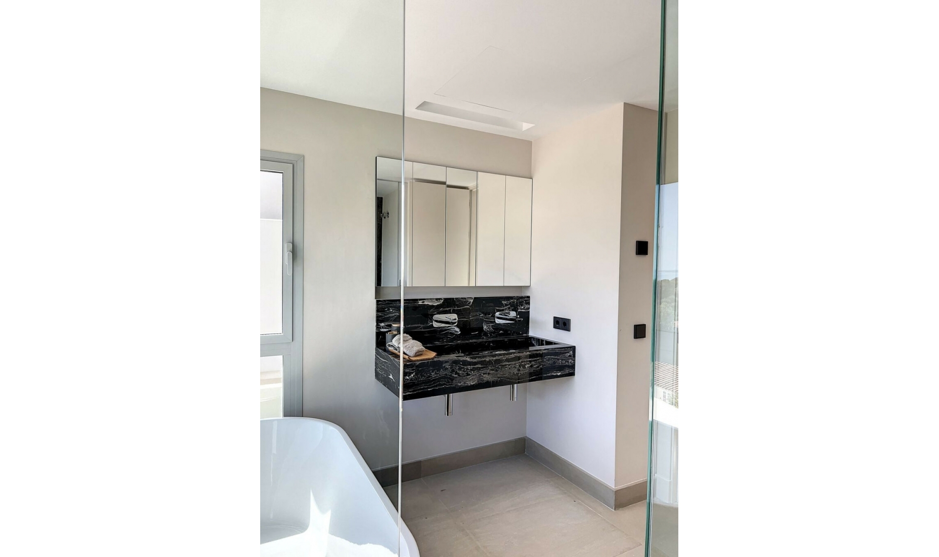 Resale - House -
Nueva Andalucía