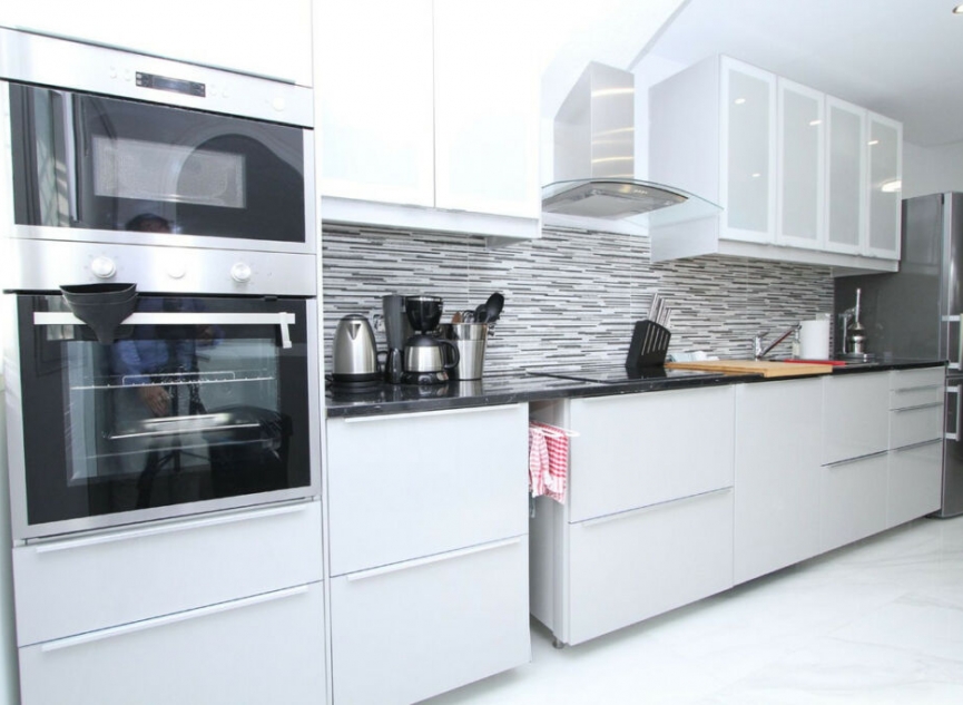 Resale - House -
Nueva Andalucía