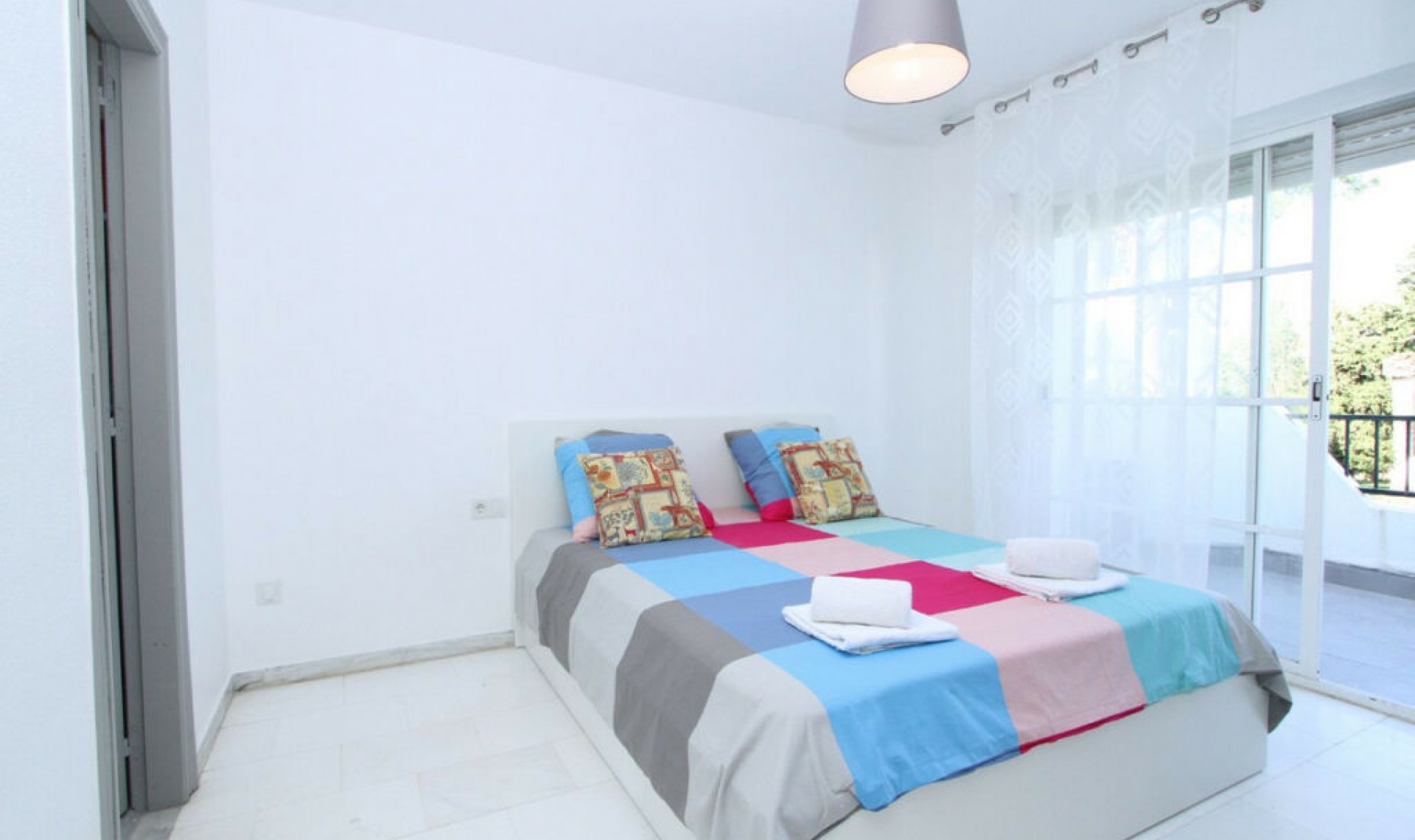 Resale - House -
Nueva Andalucía