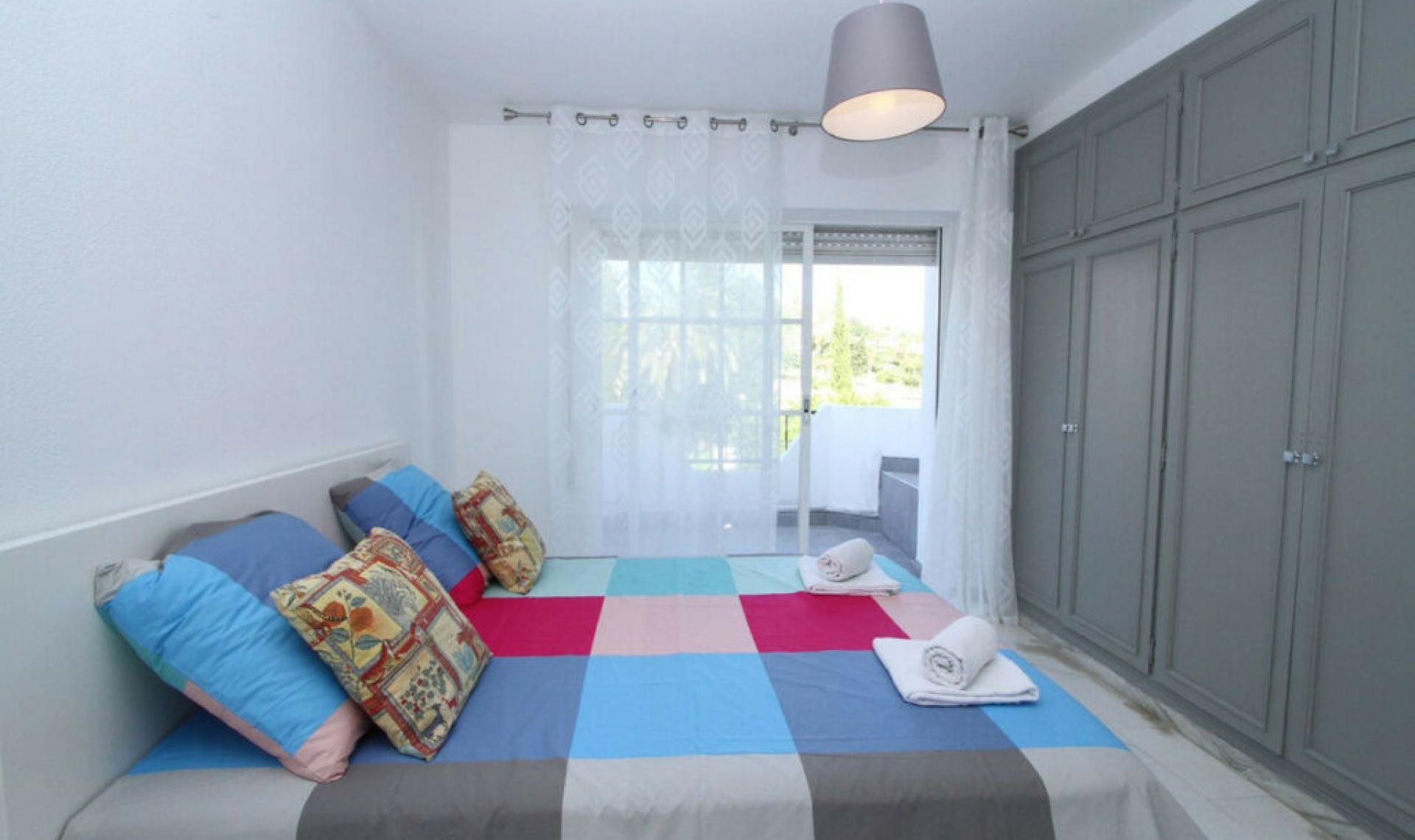 Resale - House -
Nueva Andalucía