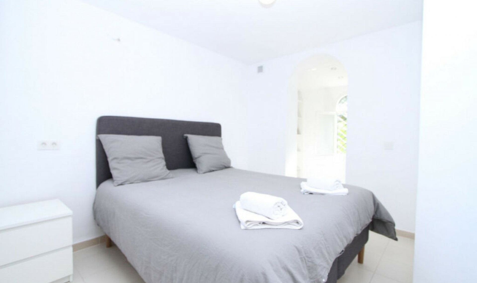 Resale - House -
Nueva Andalucía