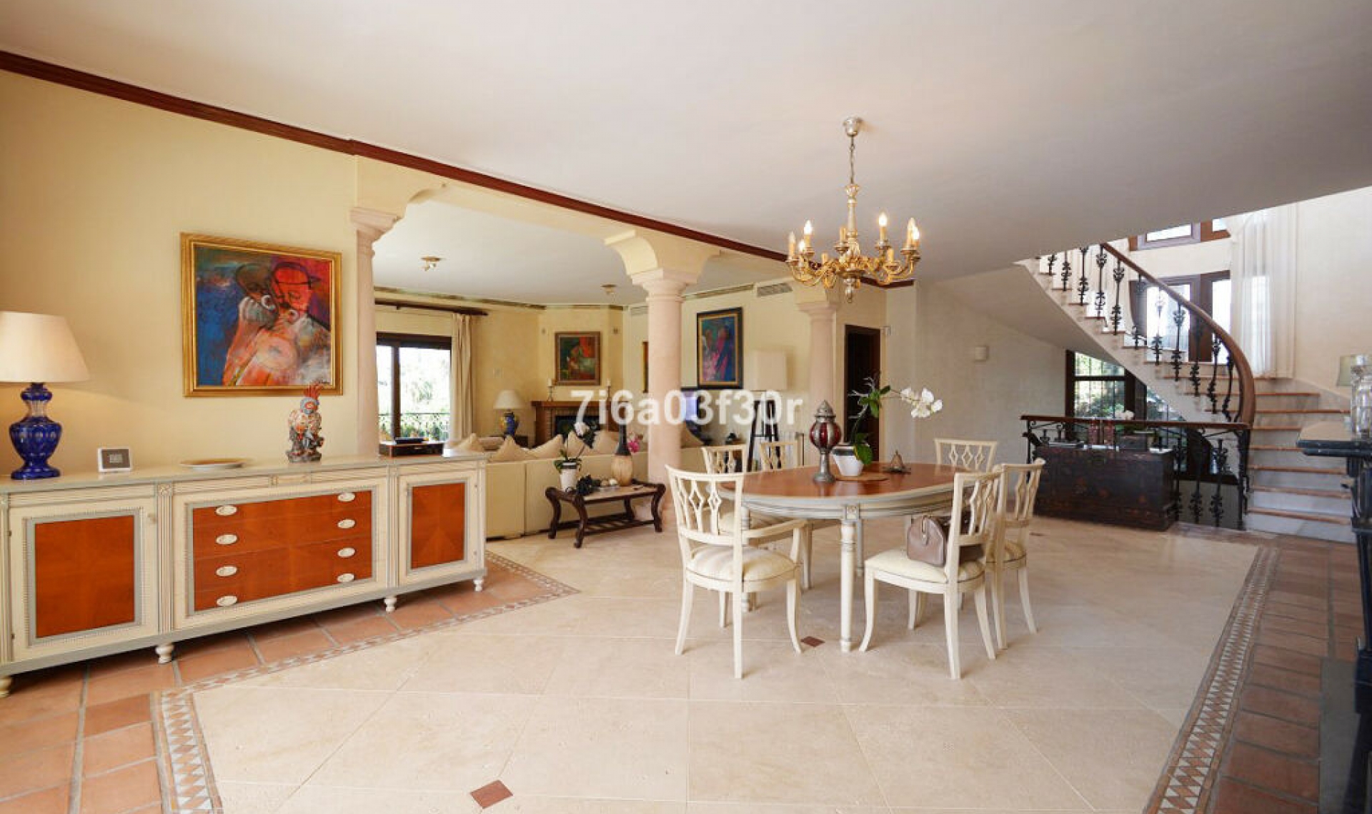 Resale - House -
Nueva Andalucía