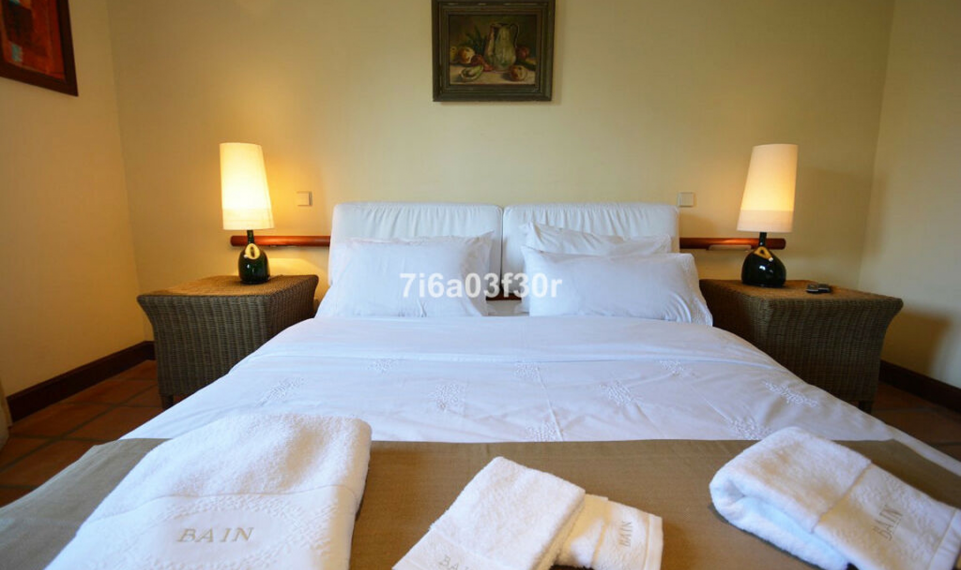 Resale - House -
Nueva Andalucía
