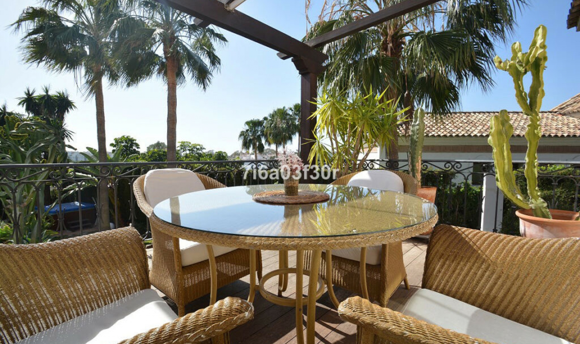 Resale - House -
Nueva Andalucía