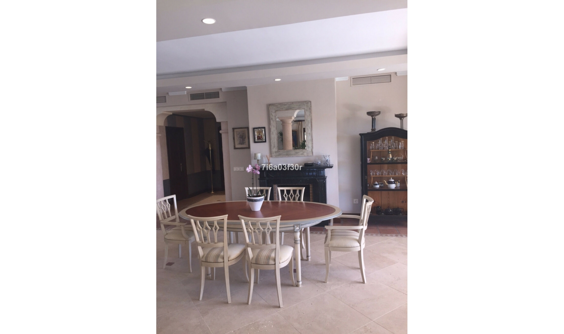 Resale - House -
Nueva Andalucía