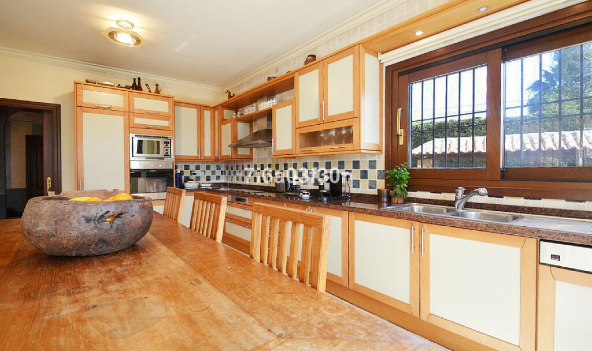 Resale - House -
Nueva Andalucía