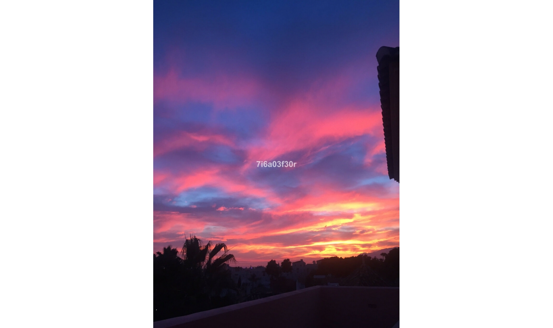 Resale - House -
Nueva Andalucía