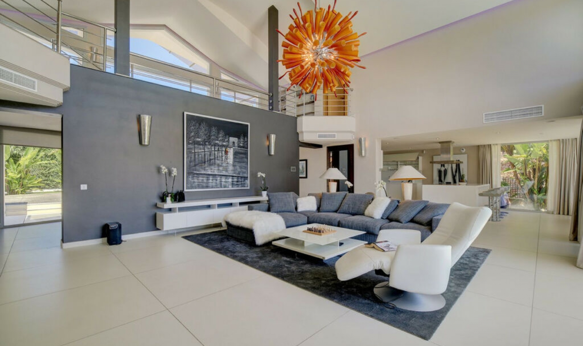 Resale - House -
Nueva Andalucía
