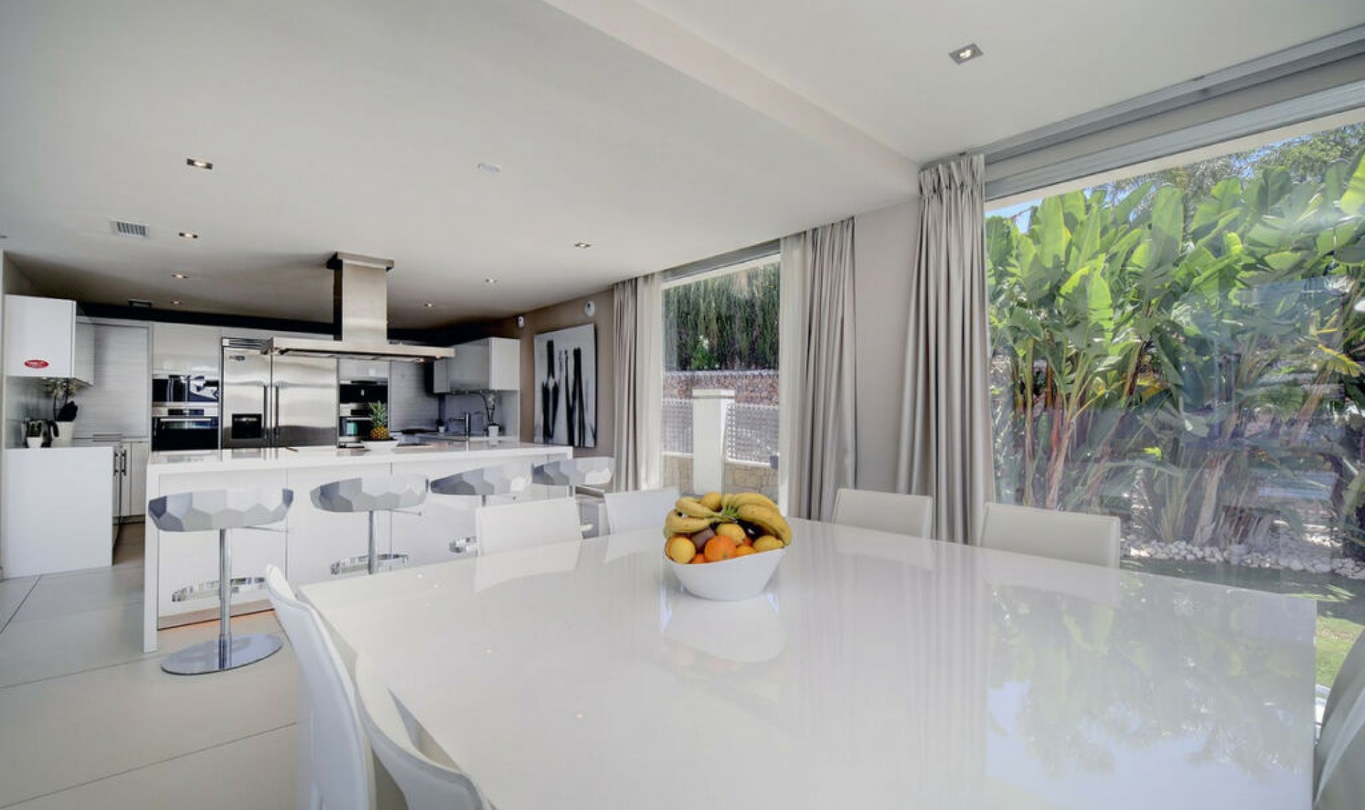 Resale - House -
Nueva Andalucía
