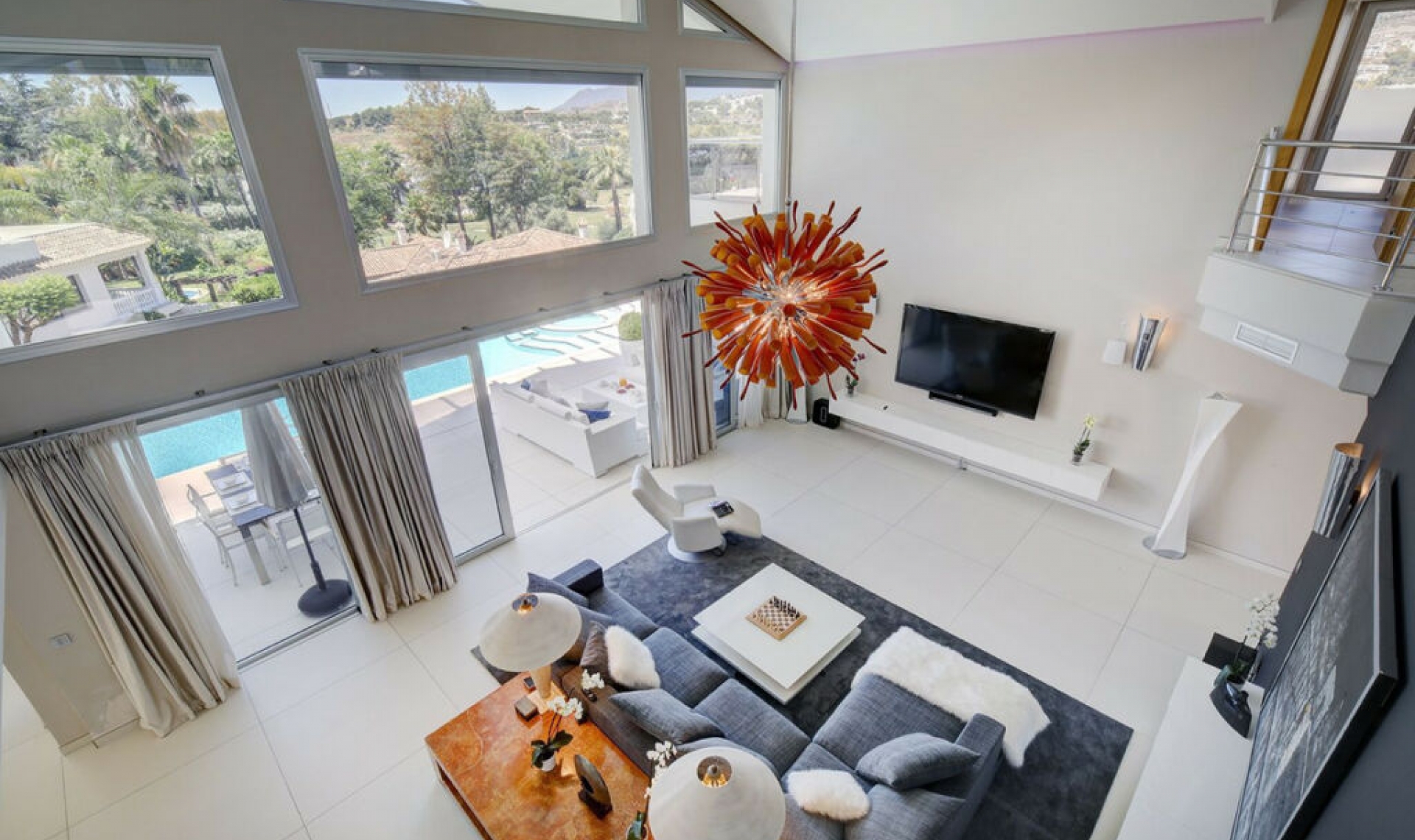 Resale - House -
Nueva Andalucía