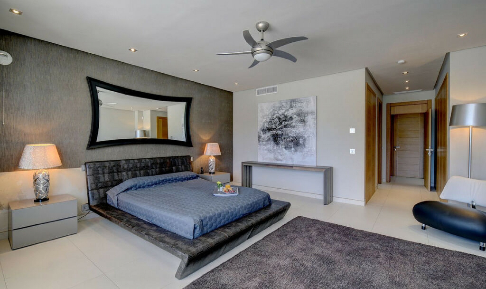 Resale - House -
Nueva Andalucía