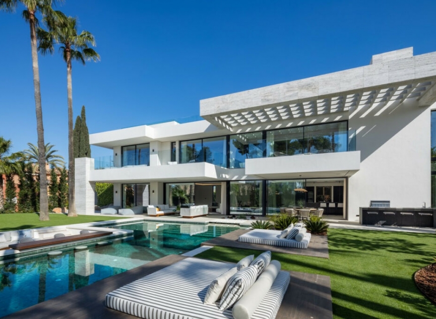 Resale - House -
Nueva Andalucía