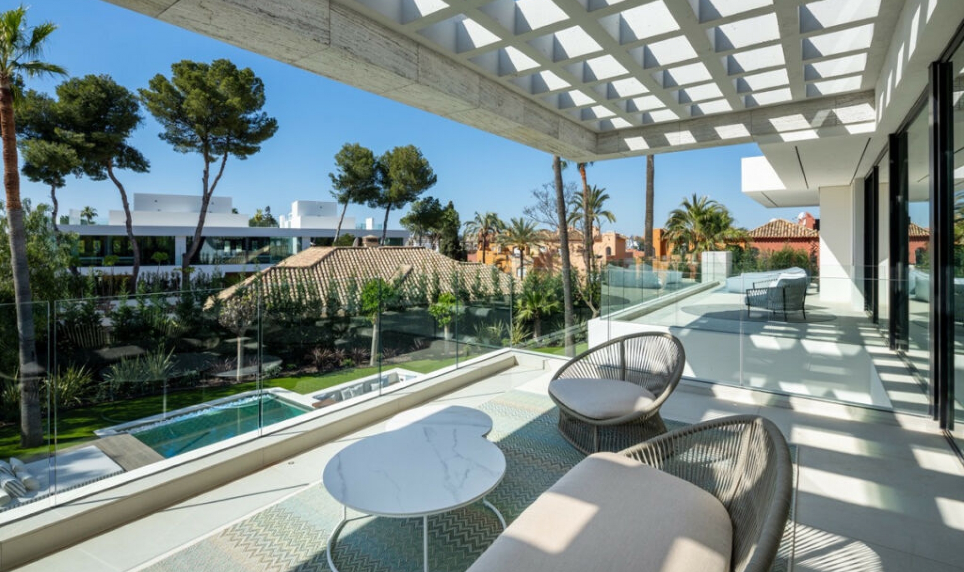 Resale - House -
Nueva Andalucía