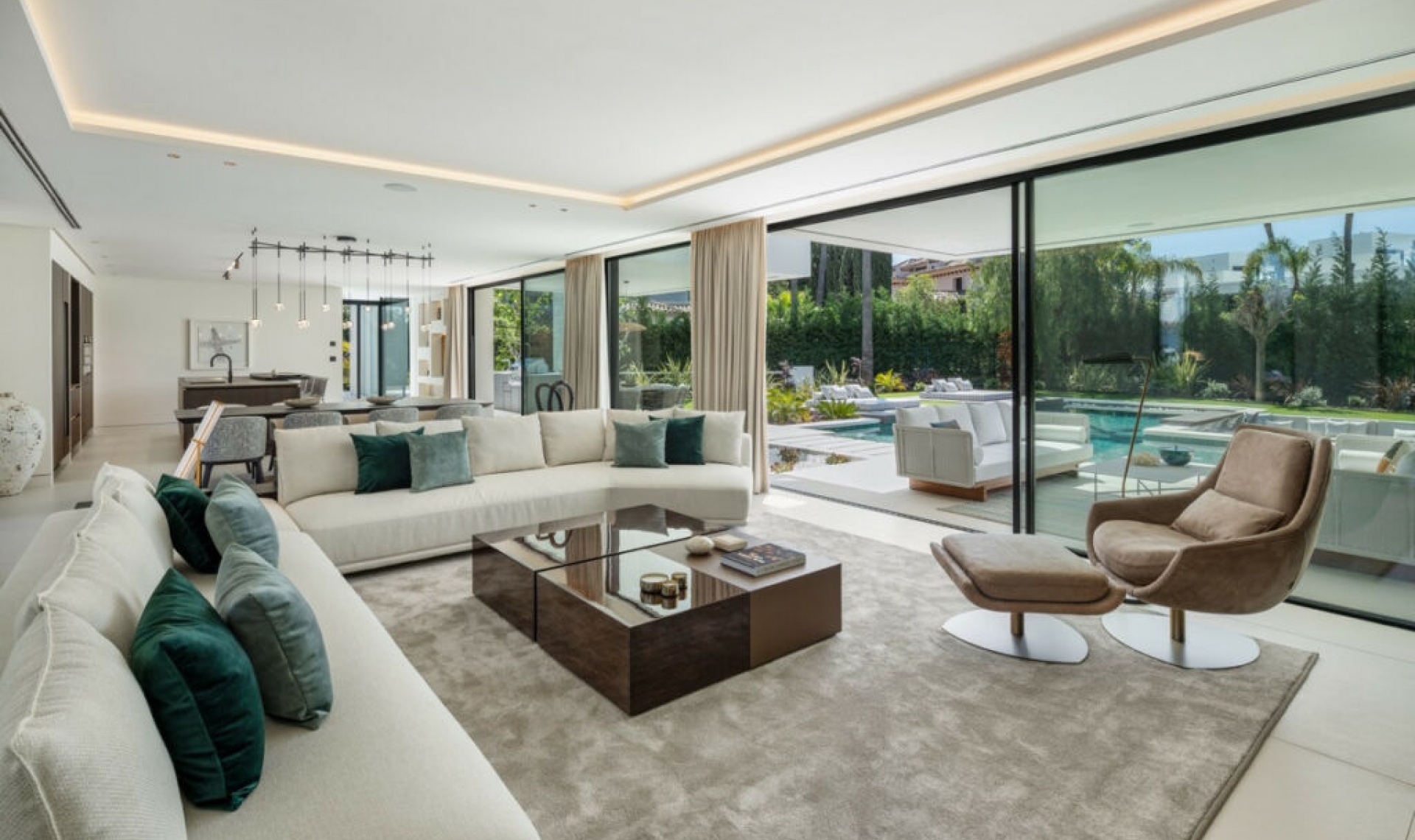 Resale - House -
Nueva Andalucía