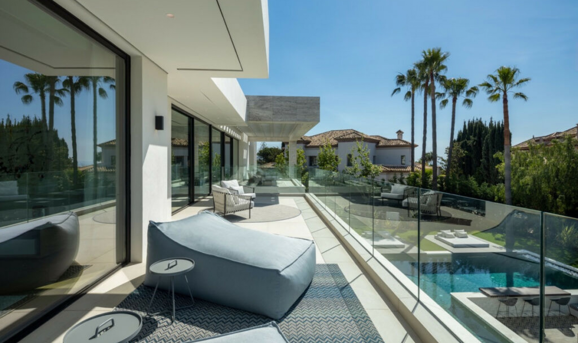 Resale - House -
Nueva Andalucía