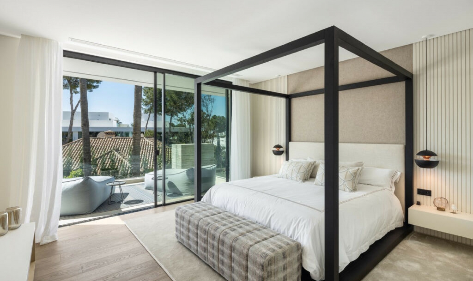 Resale - House -
Nueva Andalucía