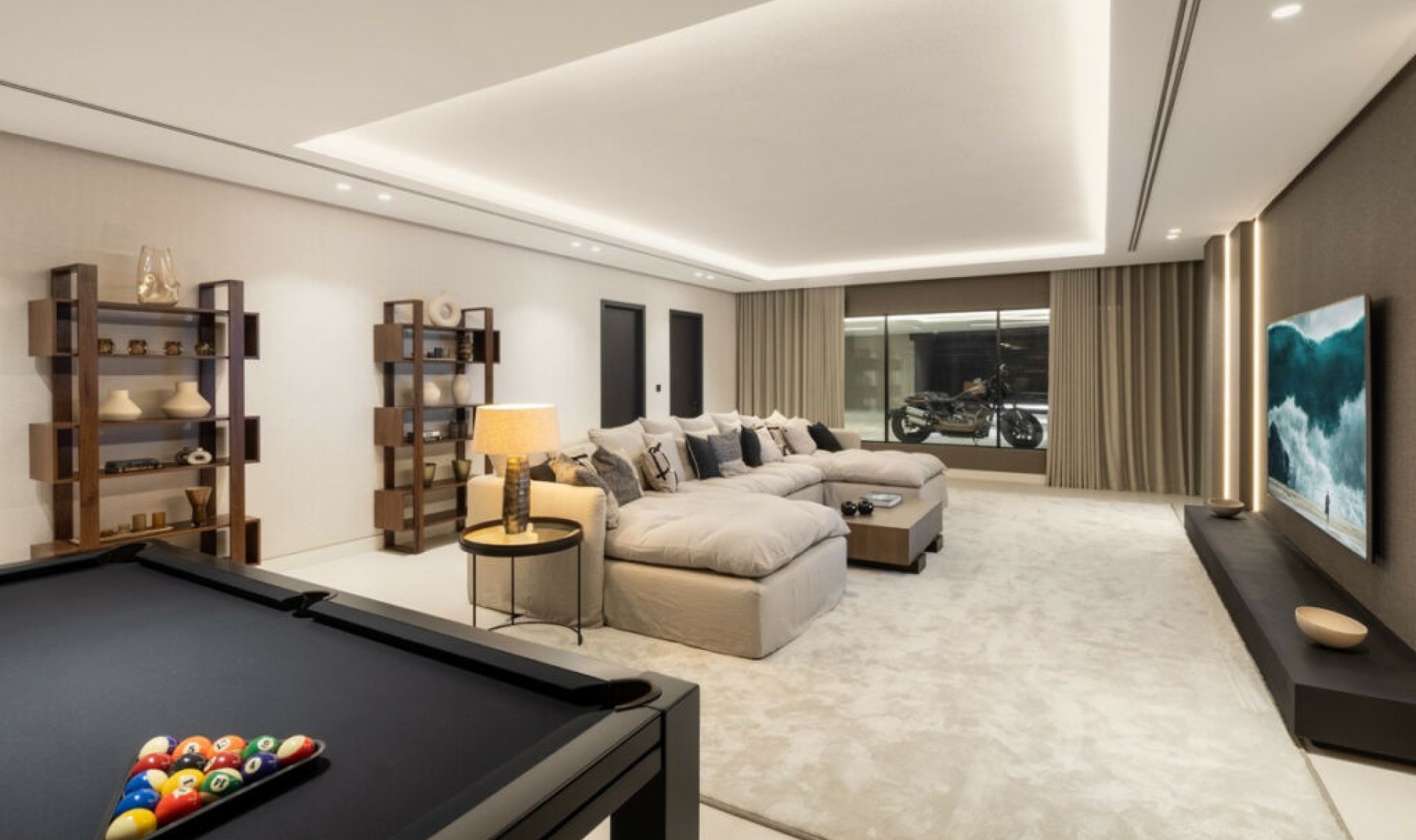 Resale - House -
Nueva Andalucía