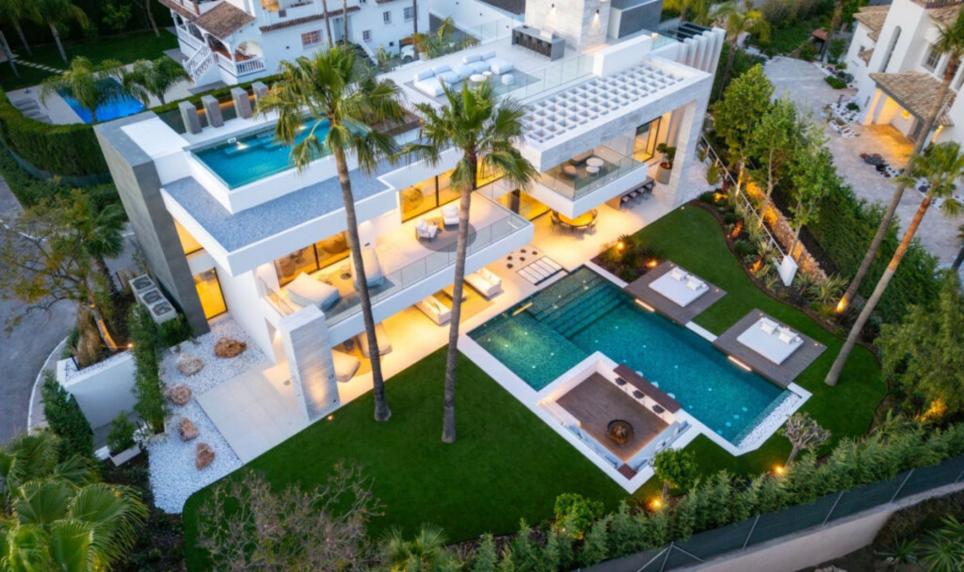 Resale - House -
Nueva Andalucía