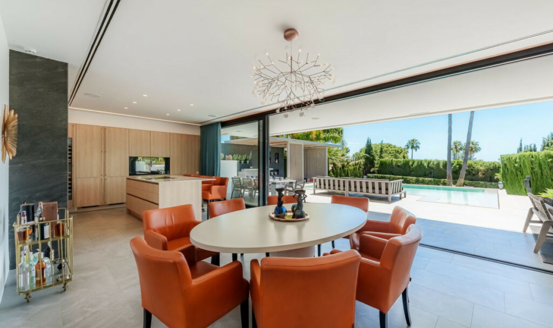 Resale - House -
Nueva Andalucía