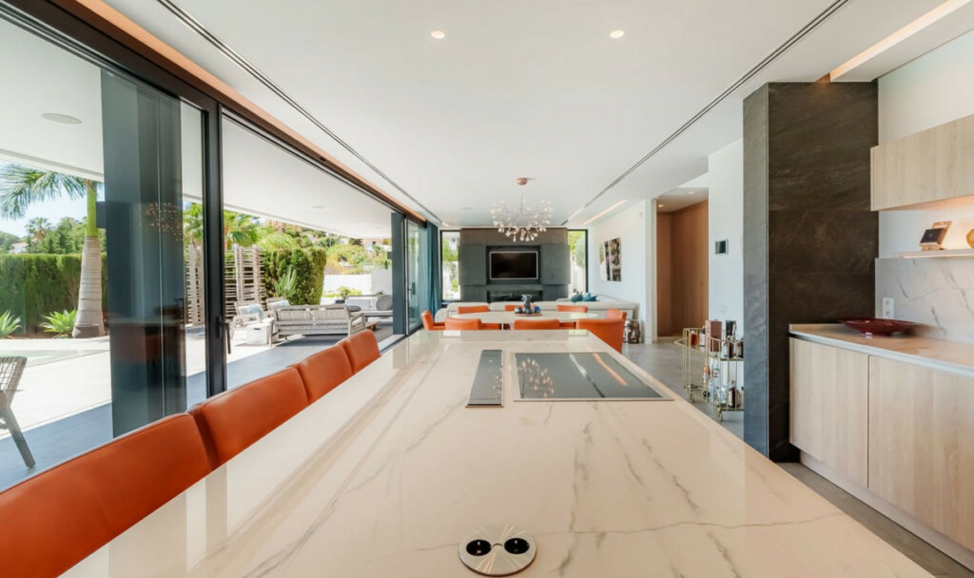 Resale - House -
Nueva Andalucía