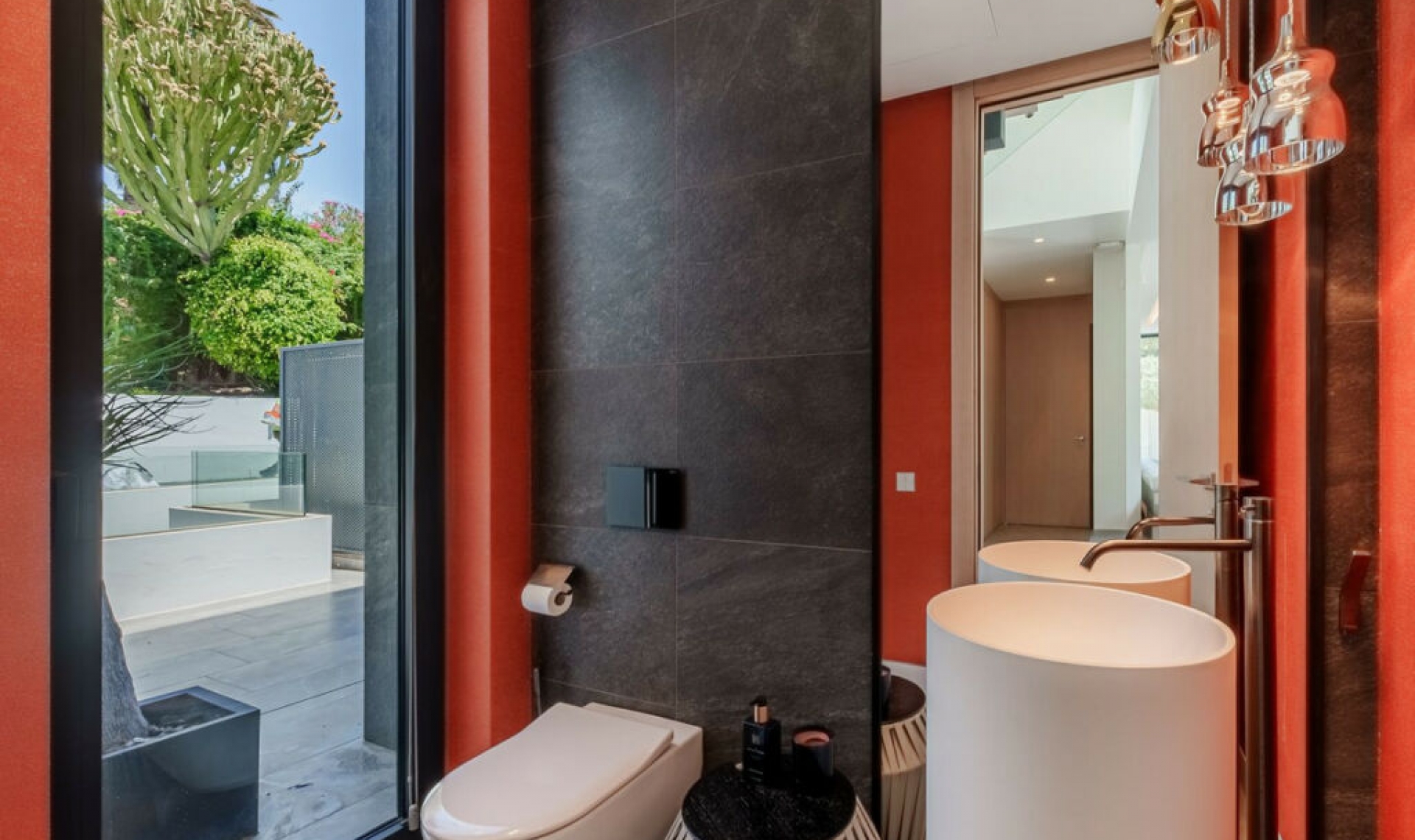 Resale - House -
Nueva Andalucía