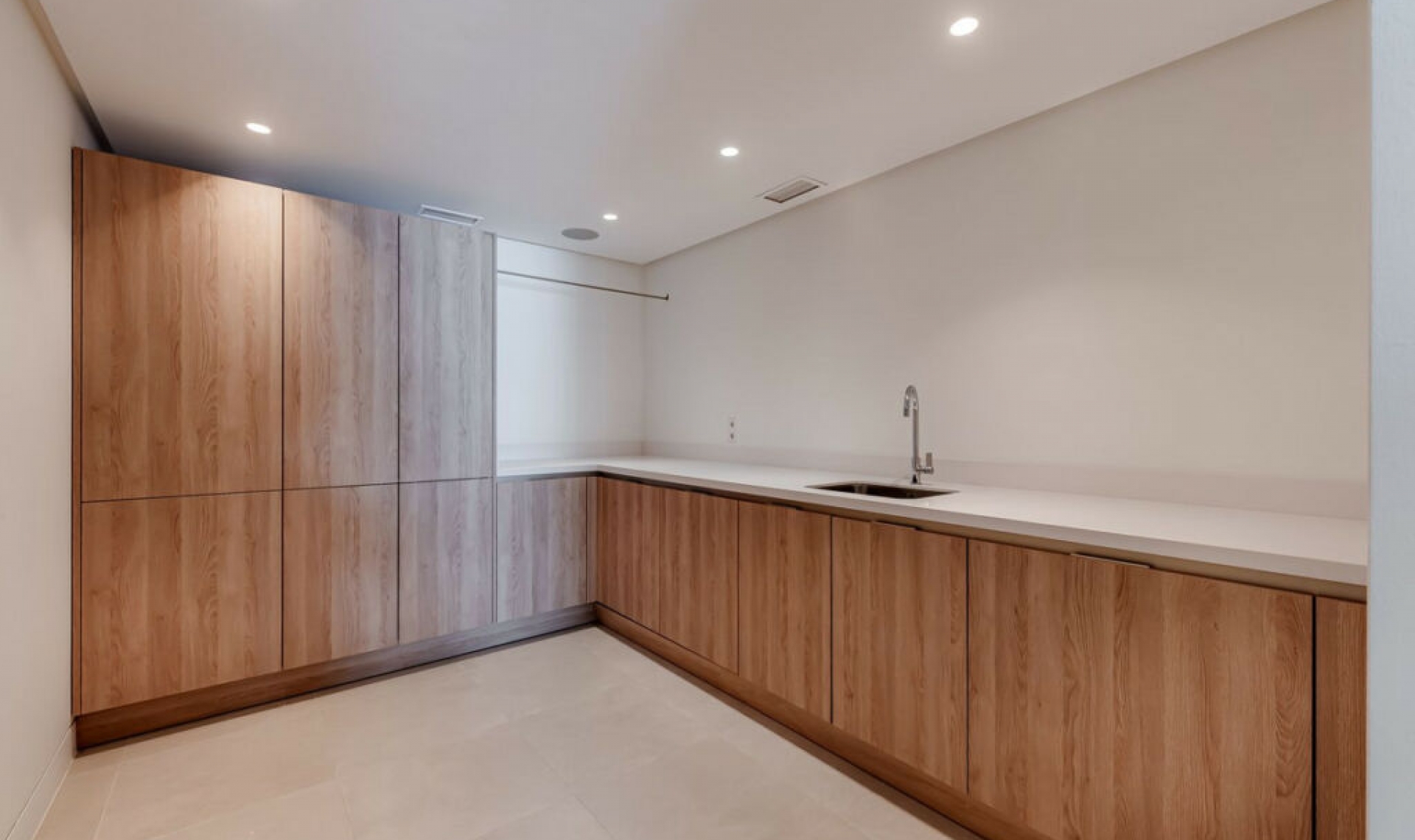 Resale - House -
Nueva Andalucía