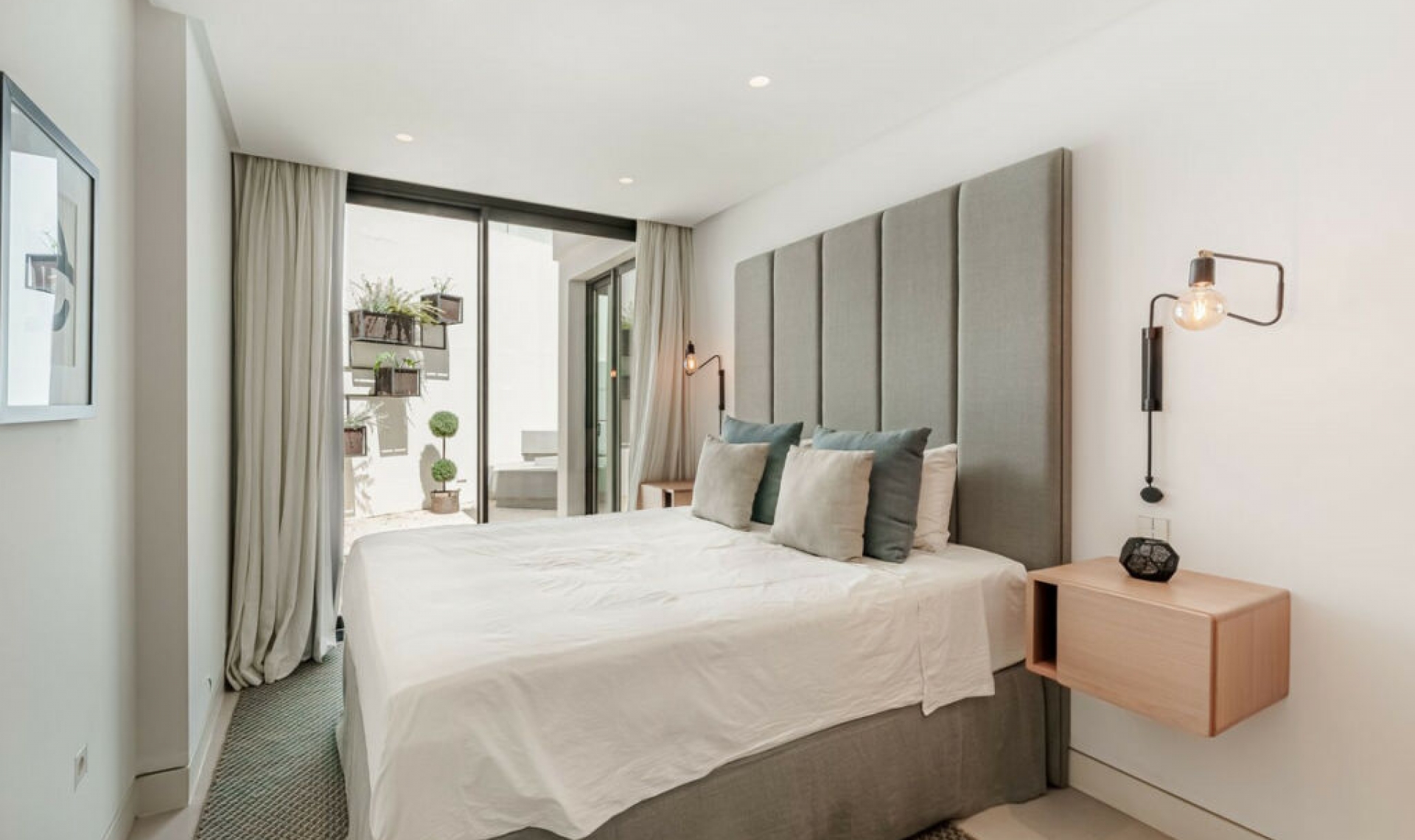 Resale - House -
Nueva Andalucía