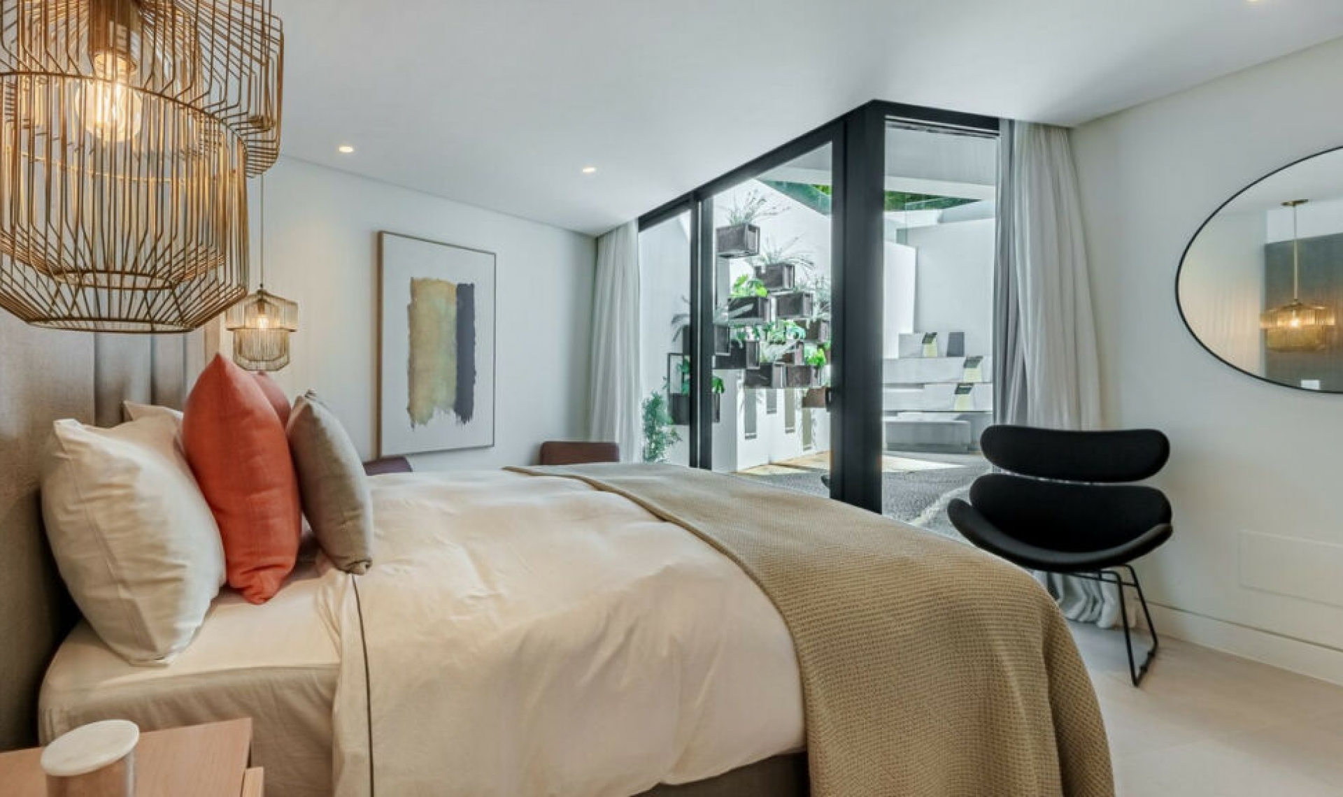 Resale - House -
Nueva Andalucía