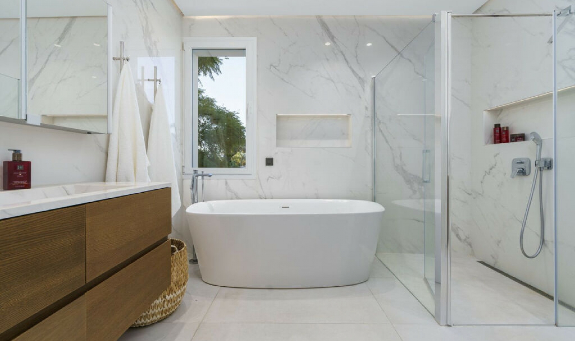 Resale - House -
Nueva Andalucía