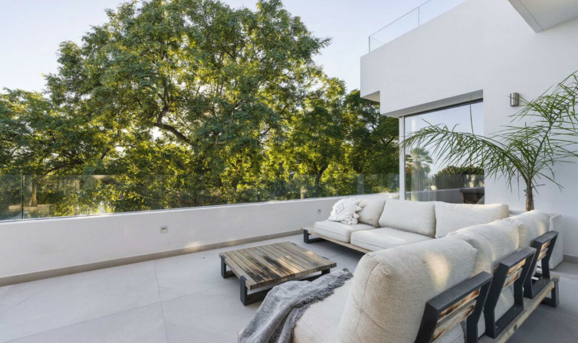 Resale - House -
Nueva Andalucía