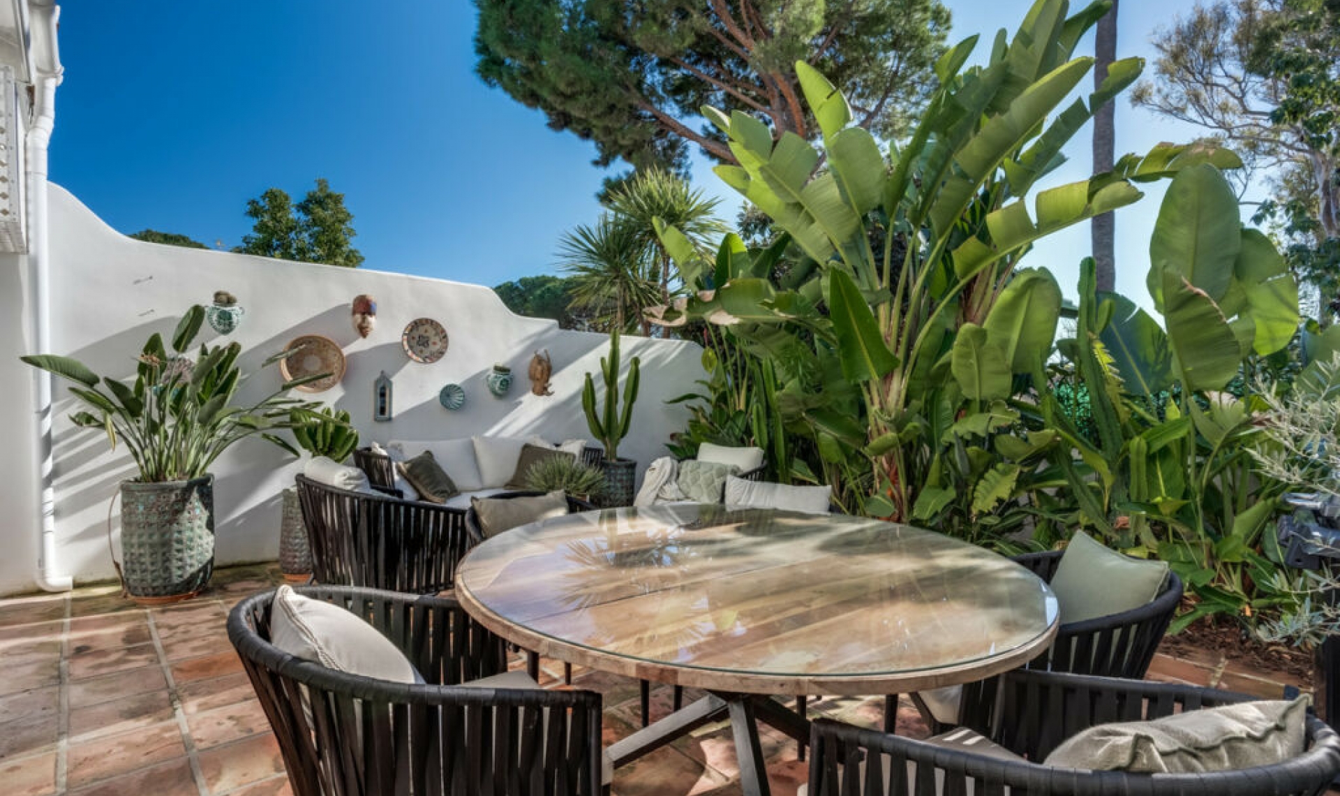 Resale - House -
Nueva Andalucía