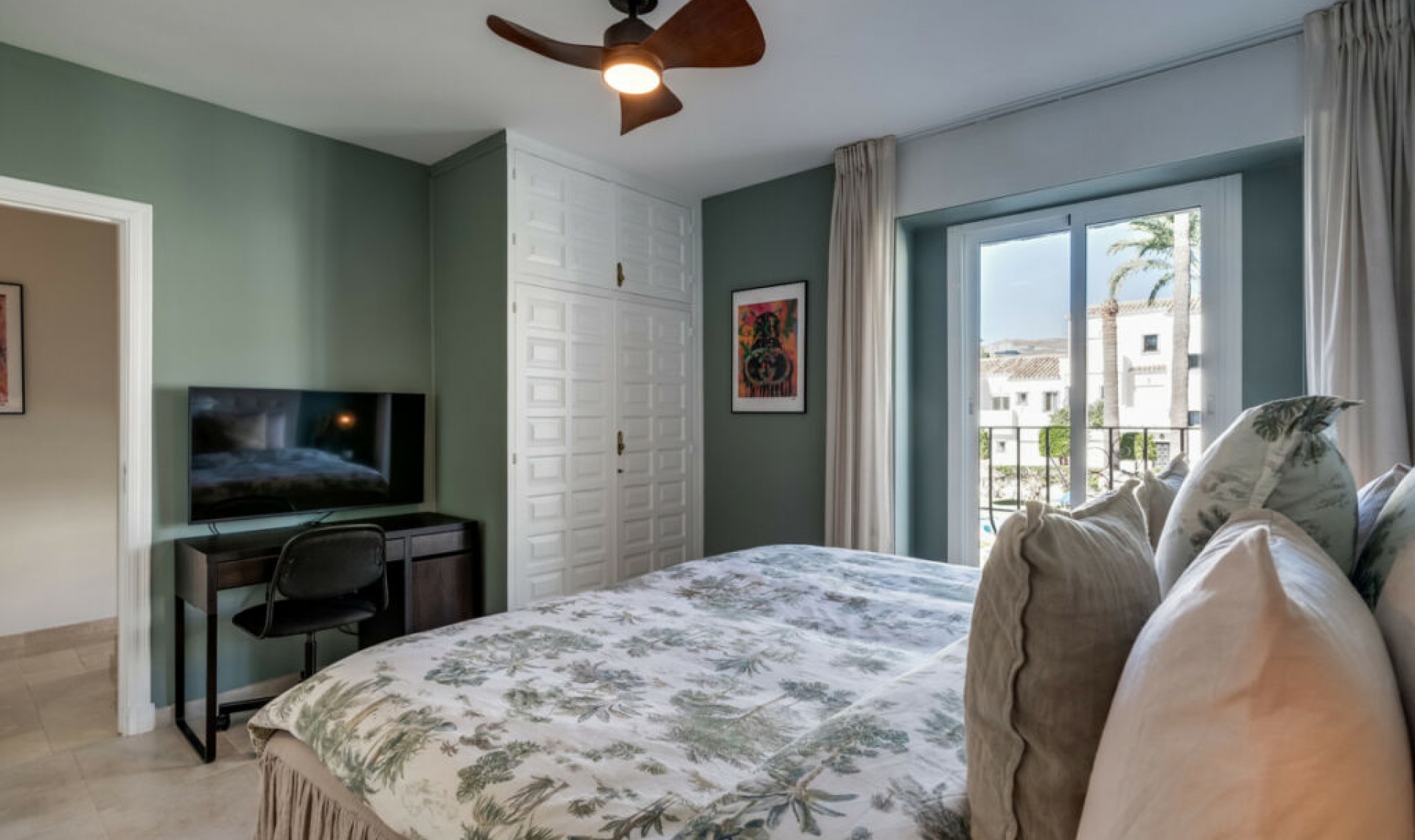 Resale - House -
Nueva Andalucía
