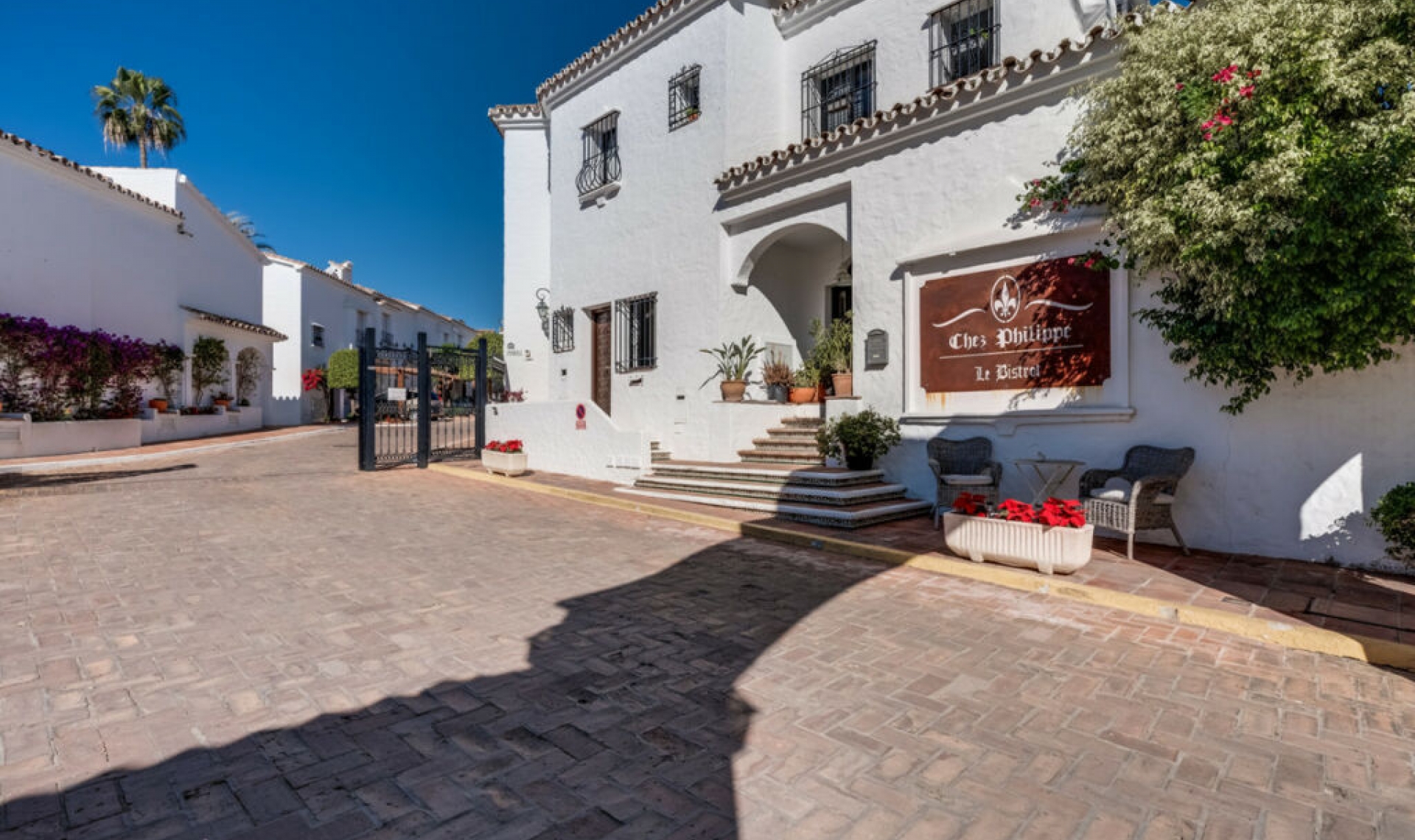 Resale - House -
Nueva Andalucía