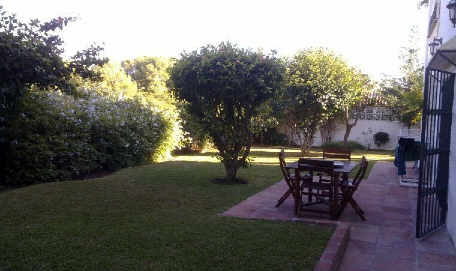 Resale - House -
Nueva Andalucía