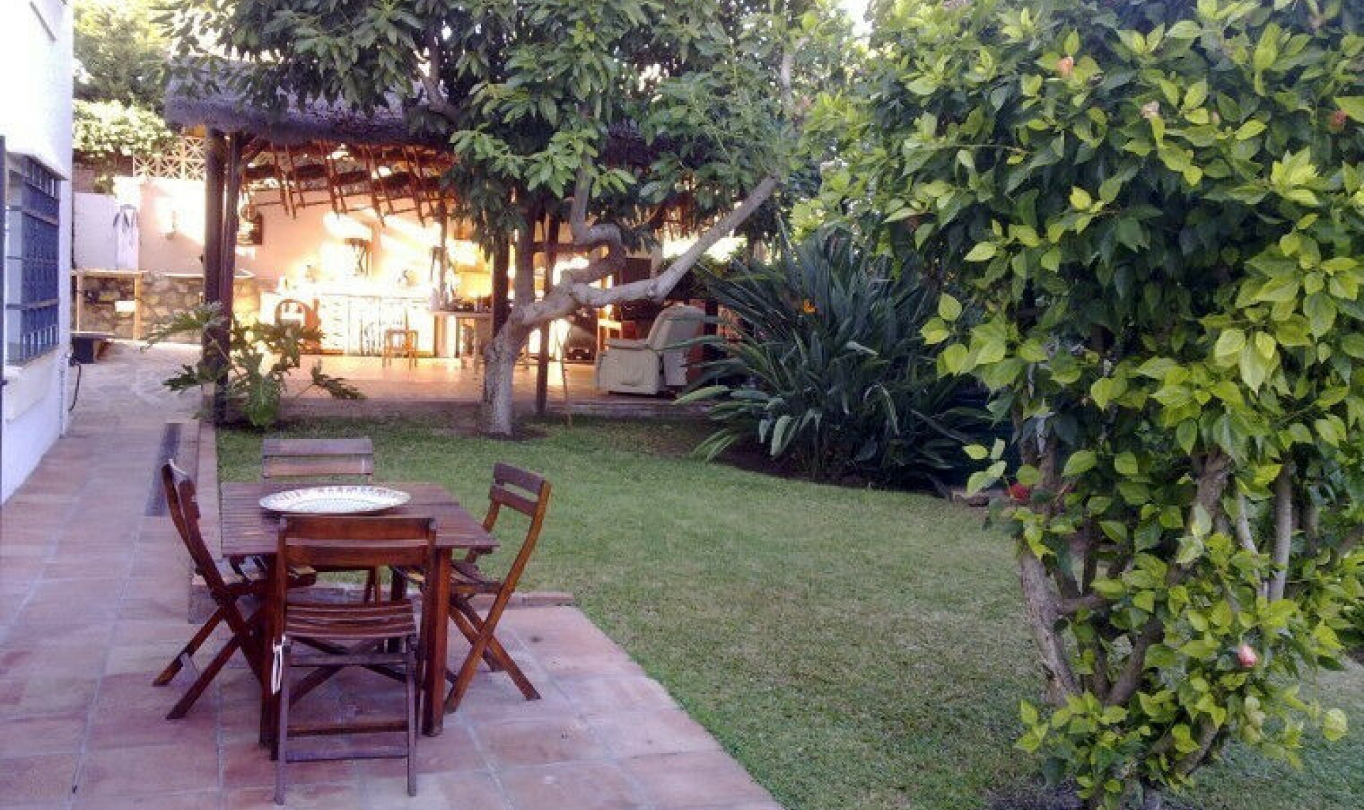 Resale - House -
Nueva Andalucía