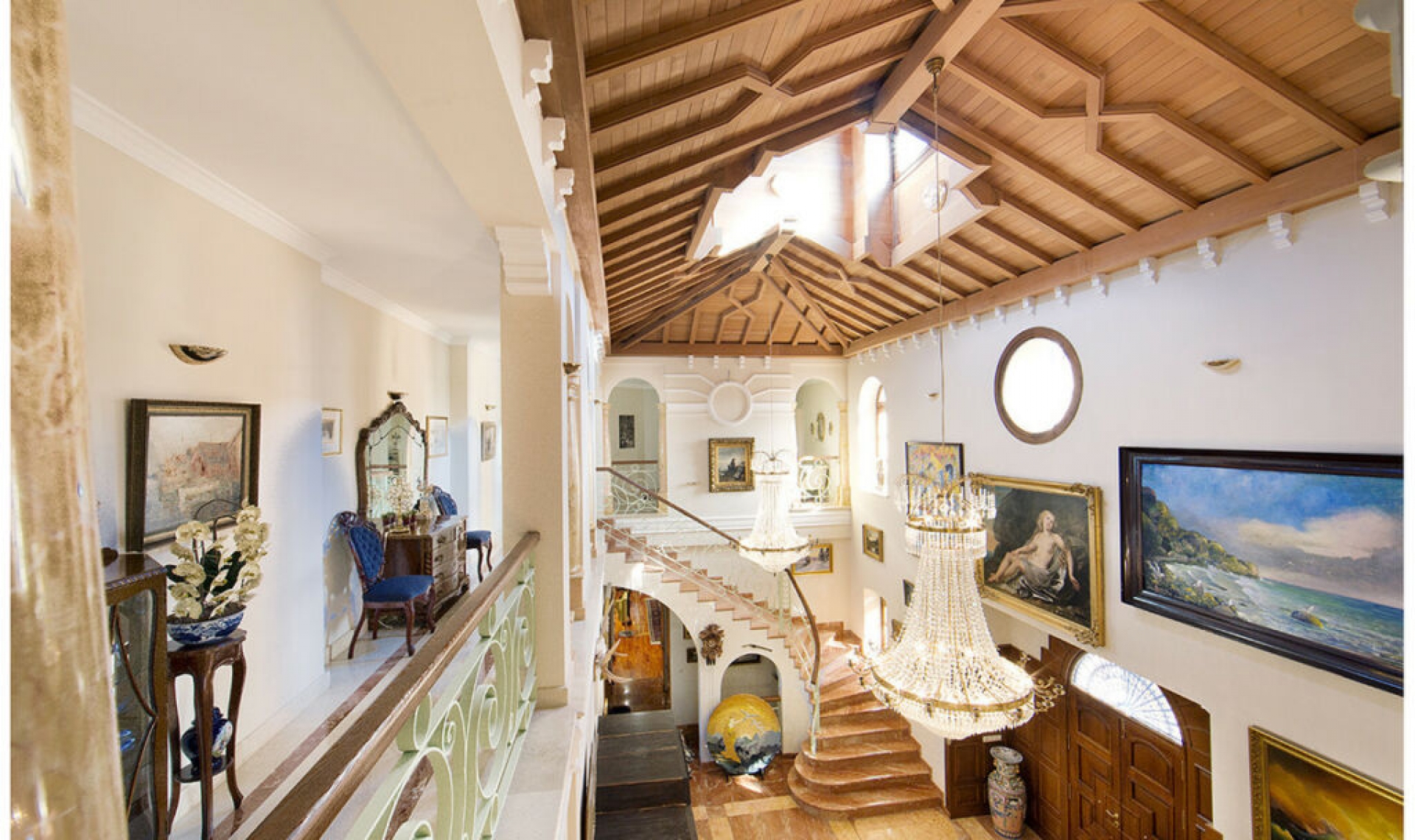 Resale - House -
Nueva Andalucía