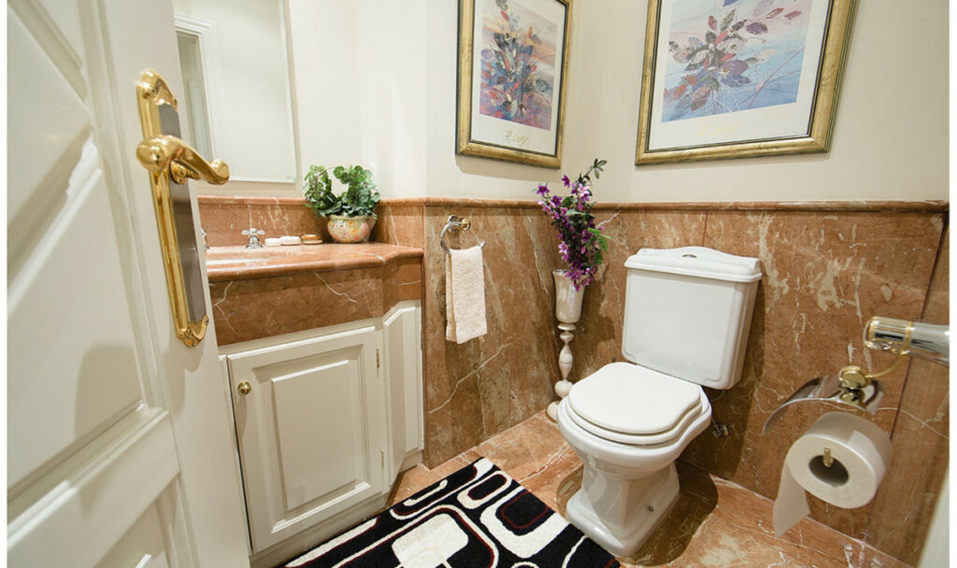 Resale - House -
Nueva Andalucía