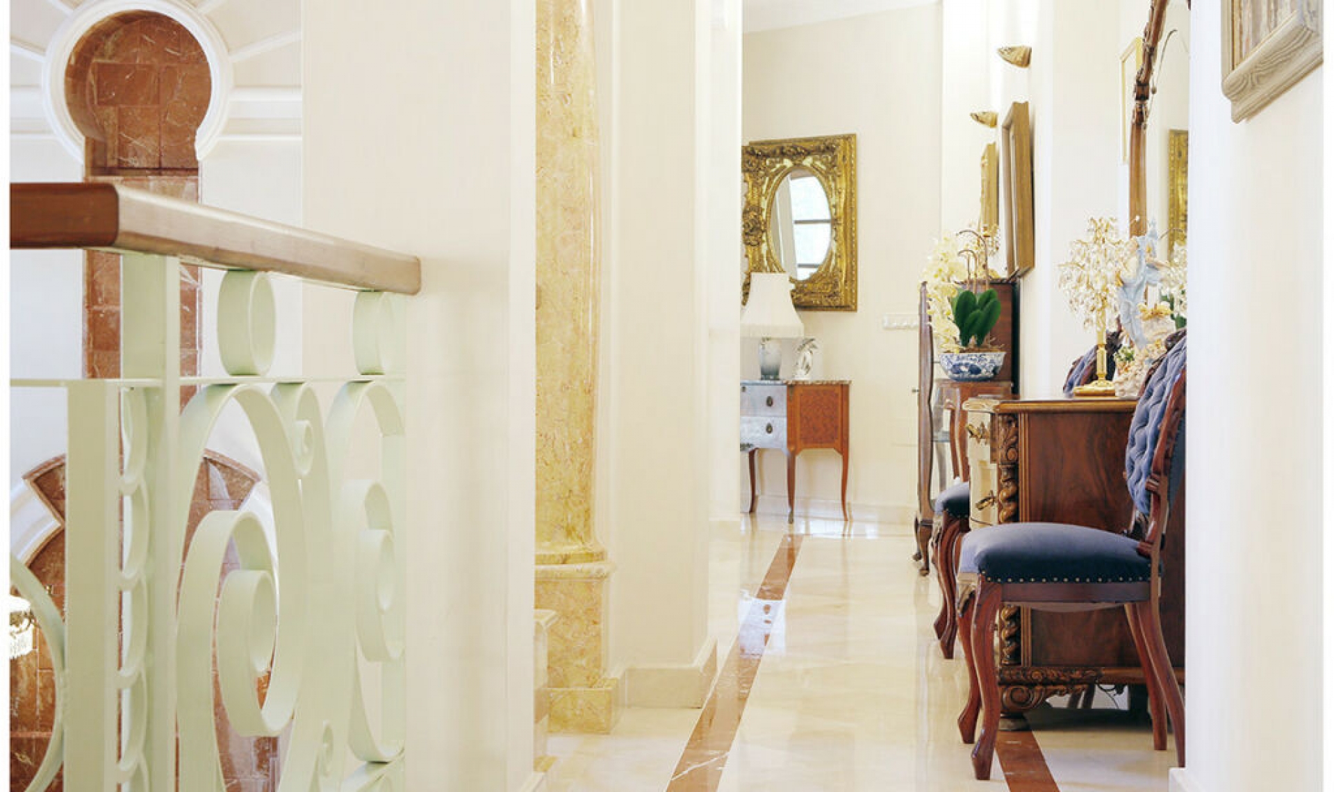 Resale - House -
Nueva Andalucía